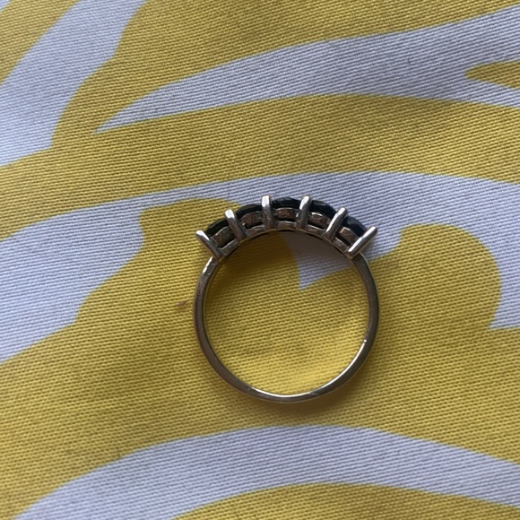 Size 7 ring silver with onyx 5 stones - Picture 3 of 3